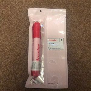 Brand New Glossier zit stick